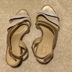 Naturalizer gold sparkle kitten heels-used condition